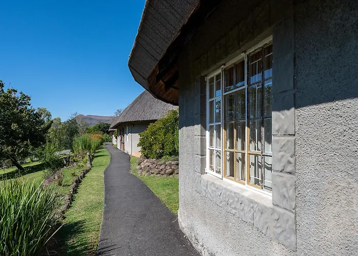 Cathedral Peak Hotel Amanzana