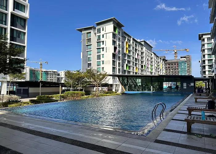 Free Parking, 2-10 Pax, 3 Rooms 2 Bathrooms, Vivacity Jazz 2 Kuching