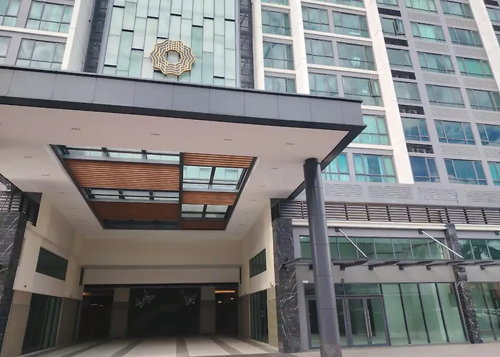 Greenfield Residence With Amazing Pool View And High-Speed Wi-Fi Petaling Jaya