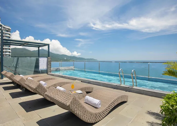 Mangata Beachfront Hotel - Rooftop Bar Sea View Danang