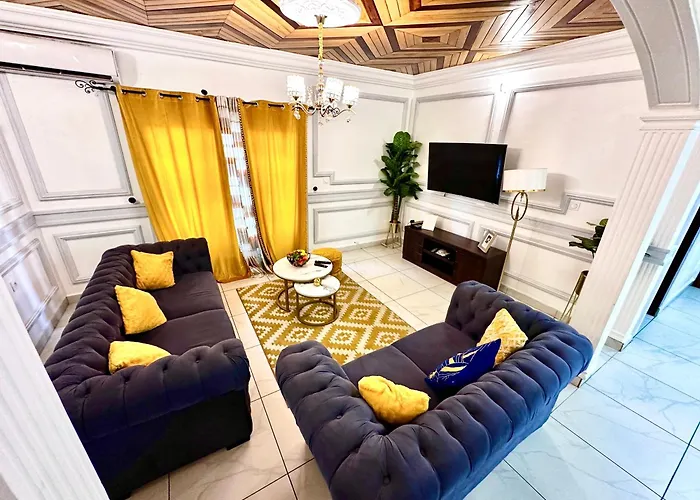 Appartement 2 Chambres Salon Balcon Canal Sat Wifi Parking Gardien 24 Sur 24 Douala