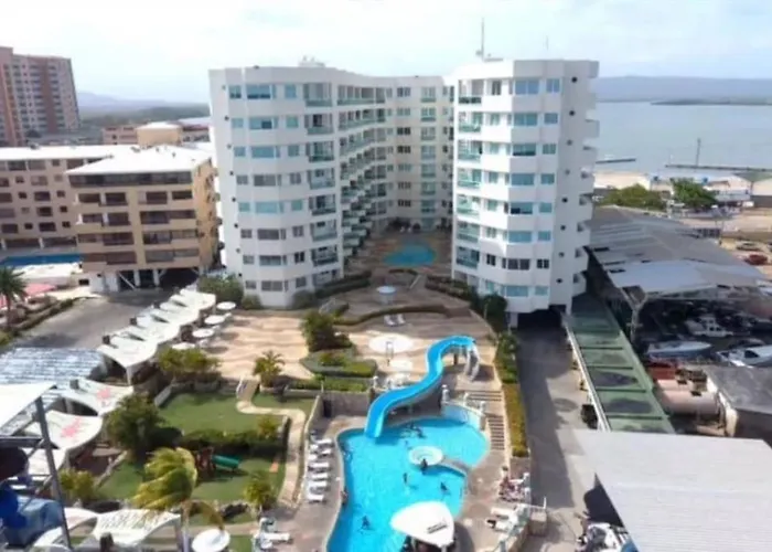 Exclusivo Apartamento En El Corazon De Tucacas Con Vista Frente Al Mar Y Adicional Disponible Lancha 26 Pies