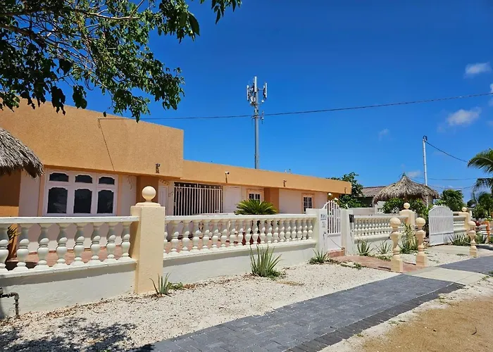Maria Mulata Apartments Noord