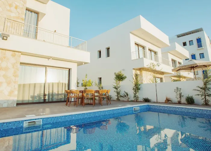 Larnaca Liv & Co Suites Oroklini