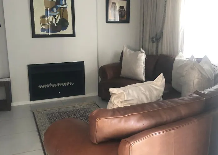Five Bedrooms Holiday Home Cape Town