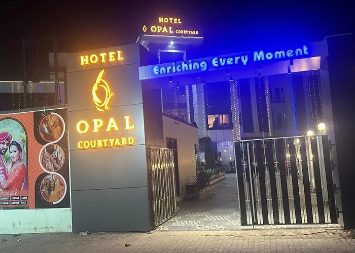 Hotel Opal Courtyard Agra 
