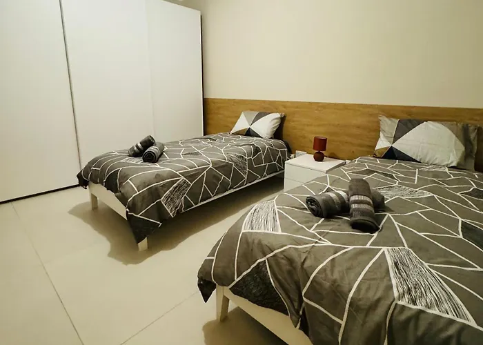 Large Apartment In Gzira
