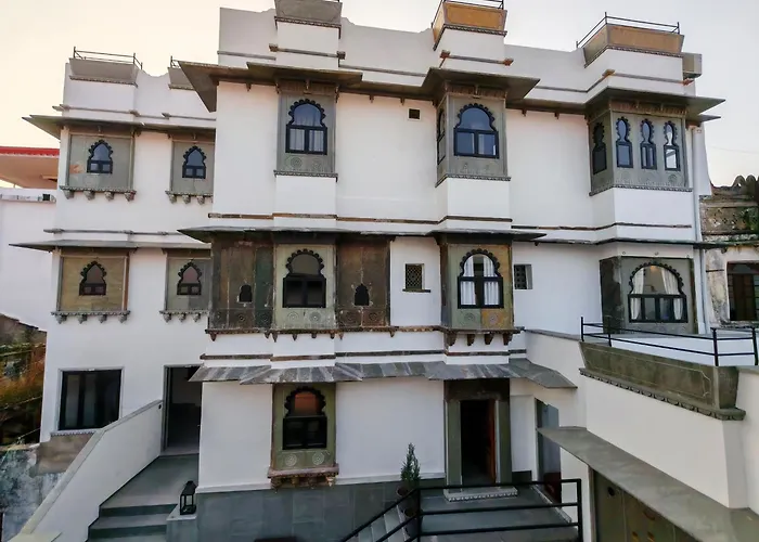 Madri Retreat - Heritage Boutique Hotel With Pool Udaipur