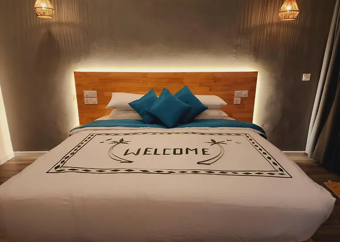 Dhigurah Beach Inn