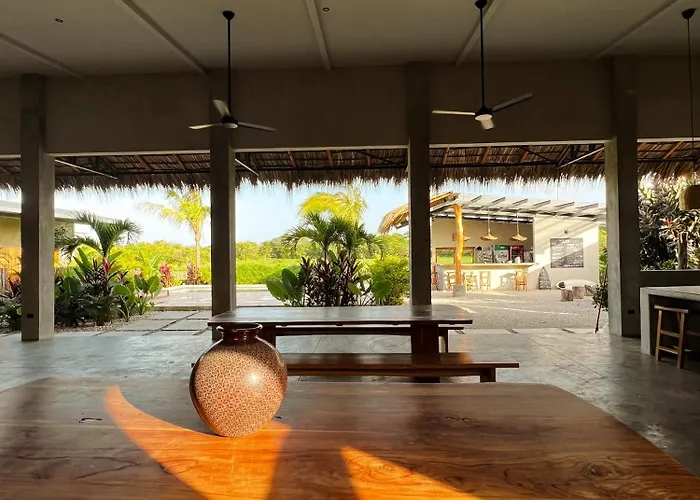 Tukasa - Surfhouse Popoyo Hotel