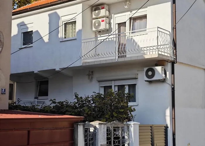 Casa Baya With Garden And River View & Parking Mostar