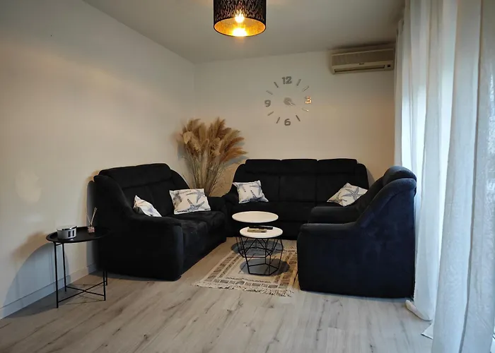Casa Baya With Garden And River View & Parking Mostar