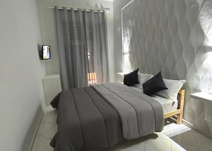 Ac Domus Apartment Naples