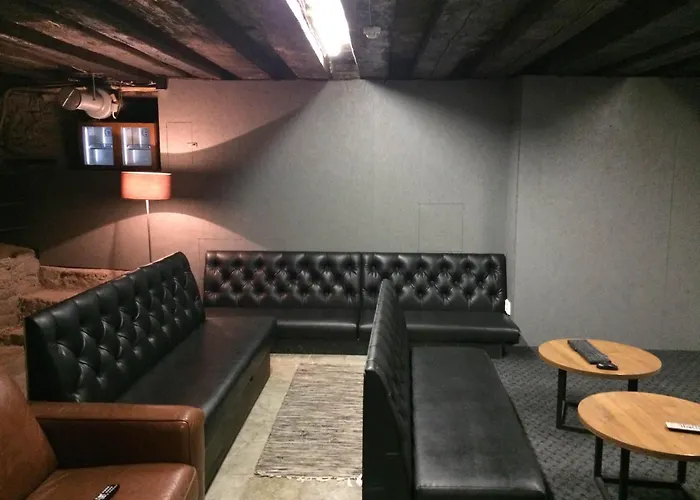 16Eur - Old Town Munkenhof Hostel Tallinn