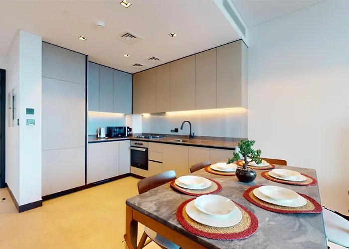 Burj Khalifa & Lagoon View , Private 1 Bedroom Dubai
