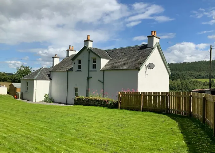 Balmore Farmhouse Near Lochness Inverness