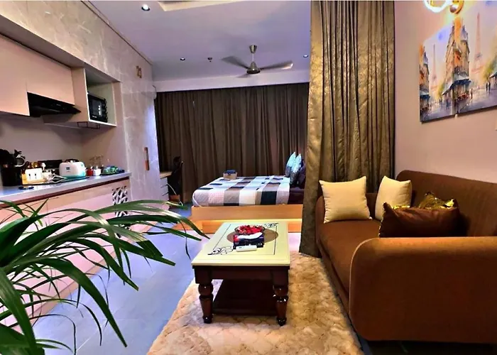 Cityscape Heights On 36Th Floor New Delhi