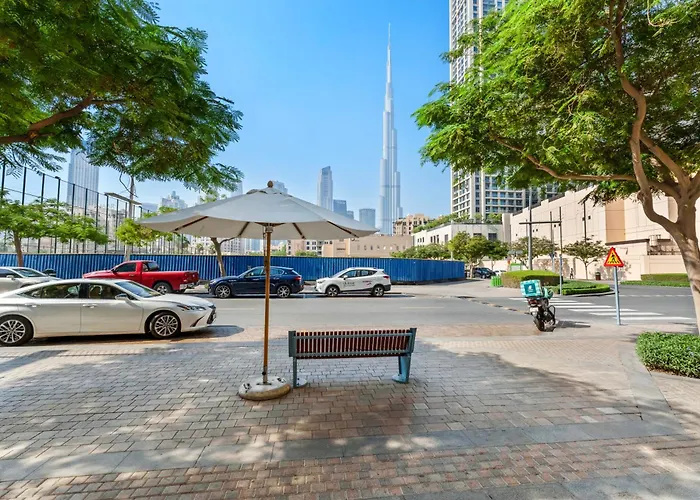 Burj Khalifa & Fountain View- 5Mn Walk To Dubai Mall -Luxurious & Stylish 1Bdr Apartment