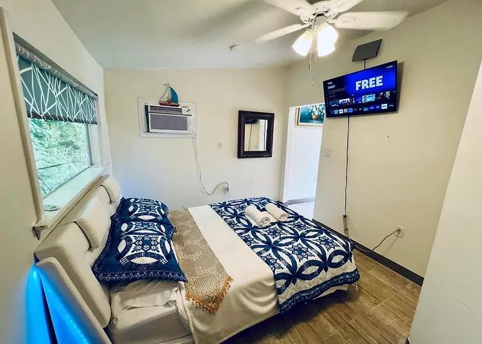 Tiny House With Private Pool Hotel Glen Burnie