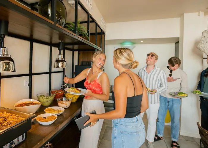 Lapoint Surf Camp Ericeira Hostel