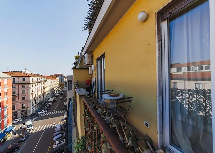 Luminoso Apt In Porta Venezia Milan