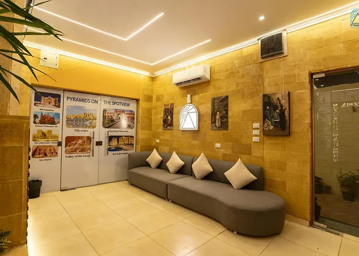 Pyramids On The Spot View Hotel Kafret el-Gabal
