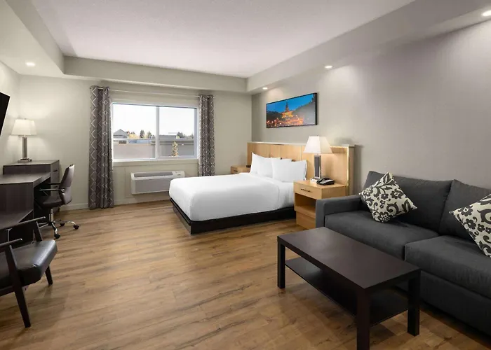 Baymont By Wyndham West Edmonton Hotel