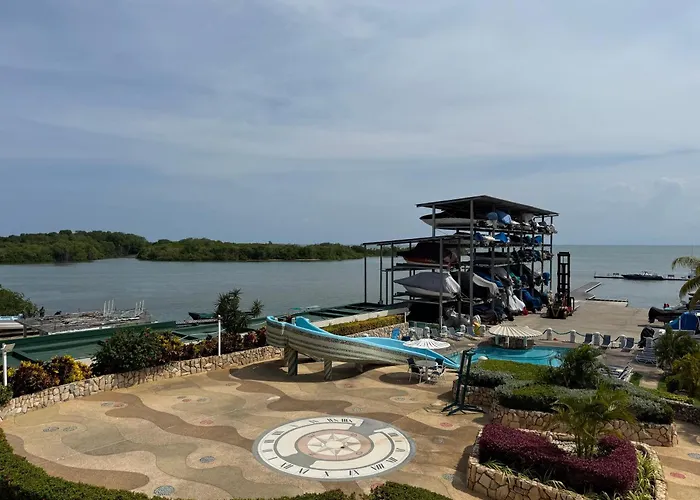 Exclusivo Apartamento En El Corazon De Tucacas Con Vista Frente Al Mar Y Adicional Disponible Lancha 26 Pies
