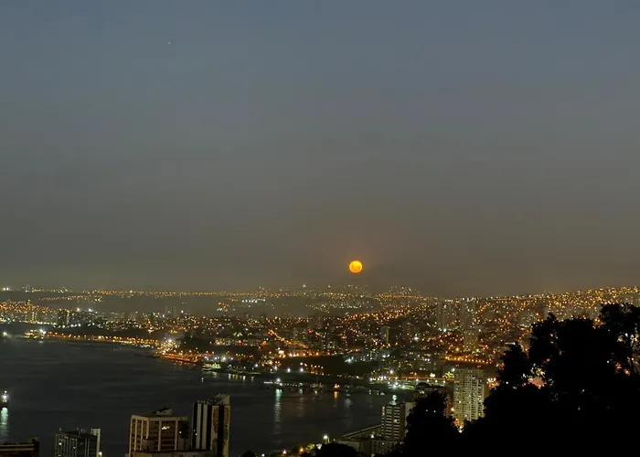 Hermoso Duplex En Cerro Alegre Con Vista Al Mar Y Cerros Valparaíso