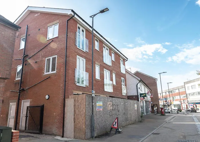 Apartment With Free P For Van. Southampton