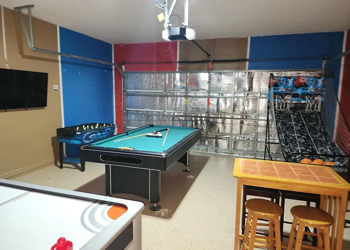 Spacious Home Near Disney W Pool & Spa Orlando