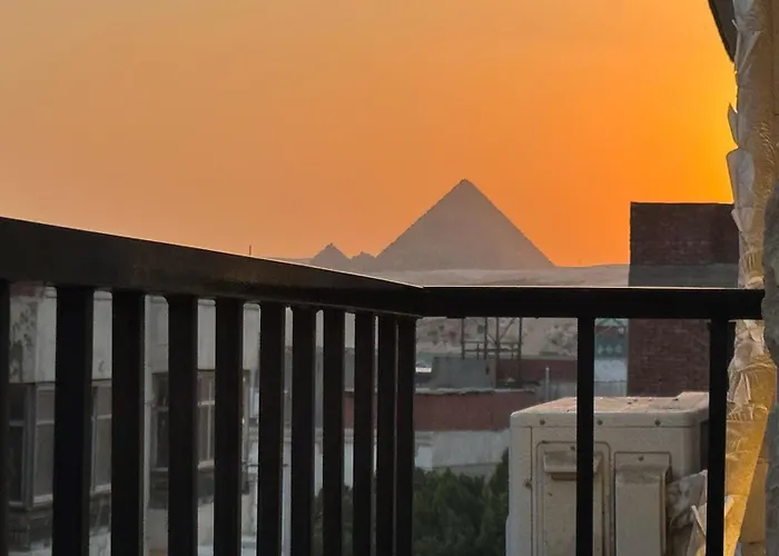 Pyramids Hotel Kafret el-Gabal