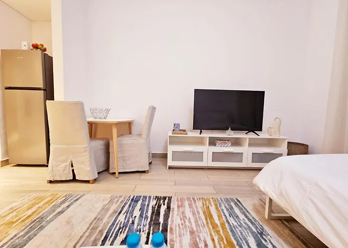 Cozy Studio In Yas Island With Canal View Abu Dhabi