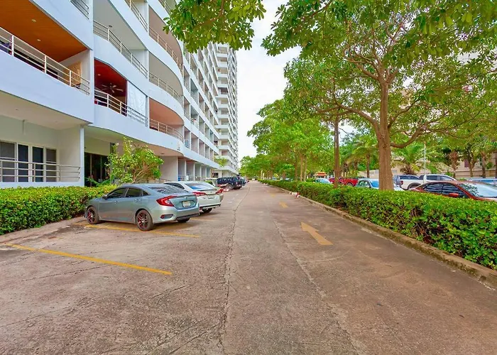 Beachfront Condo Phratamnak Pattaya
