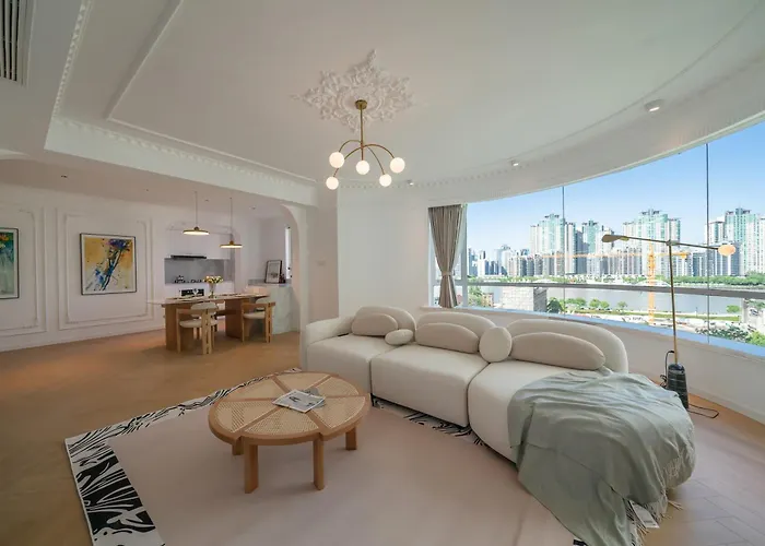 Eastern Hub - Bund Branch Simply Luxurious 4 King Beds, Big French Windows With Bund Views Apartment Shanghai