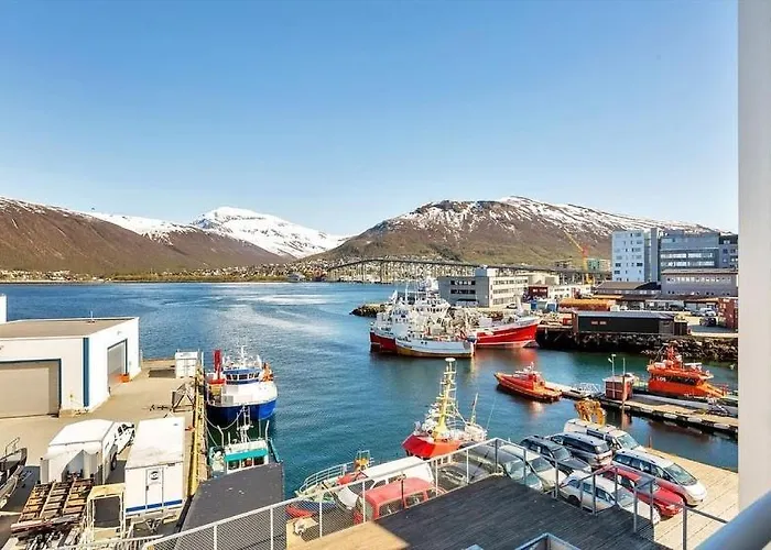 Sea View & Northern Lights - Central Apartment Tromso