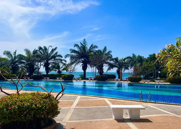 Beachfront Condo Phratamnak Pattaya