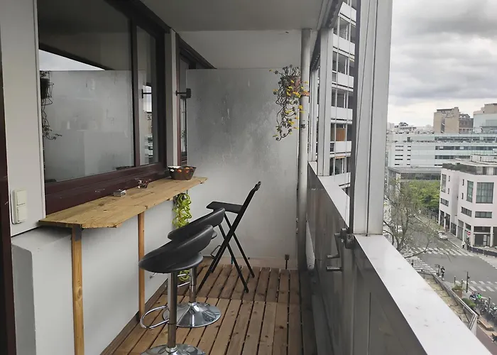 Eiffel Tower Spacious 2-Bedroom, 2-Bathroom Quiet Apartment, Elegant And Peaceful Paris