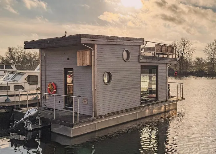 Dein Hausboot Off Fuer Deine Auszeit In Hamburg Hotel