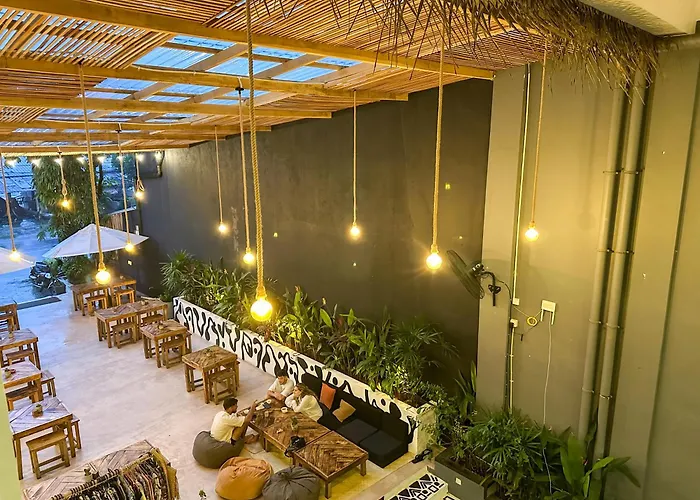 Twenty -Two Dazzle Bay Hotel Weligama