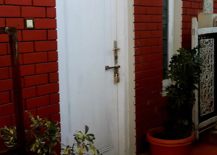The Red House Bed & Breakfast Ooty