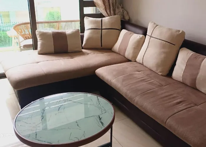 Le Carol Spacious 3-Bedroom Apartment With Common Pool Flic en Flac