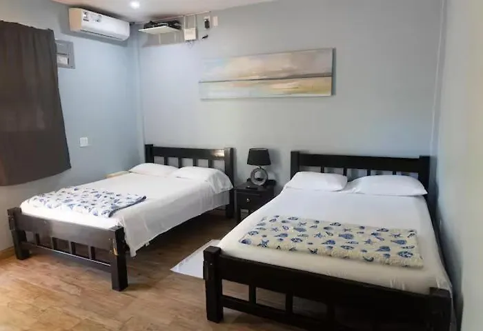 Imani'S Inn Placencia