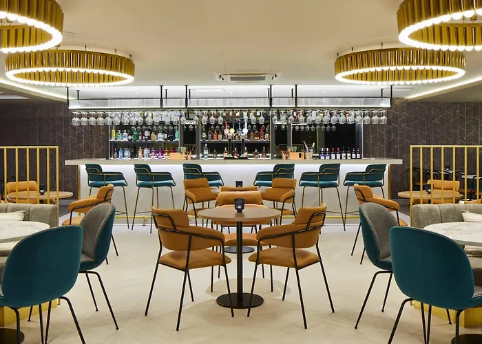 Courtyard By Marriott London Heathrow Airport Hotel Harlington 