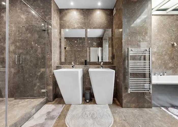 250 Sqm Mega Mansion Apartment London
