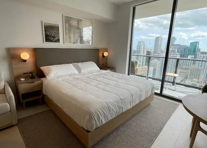 Stylish Downtown Miami Studio Bay Views And Prime Location
