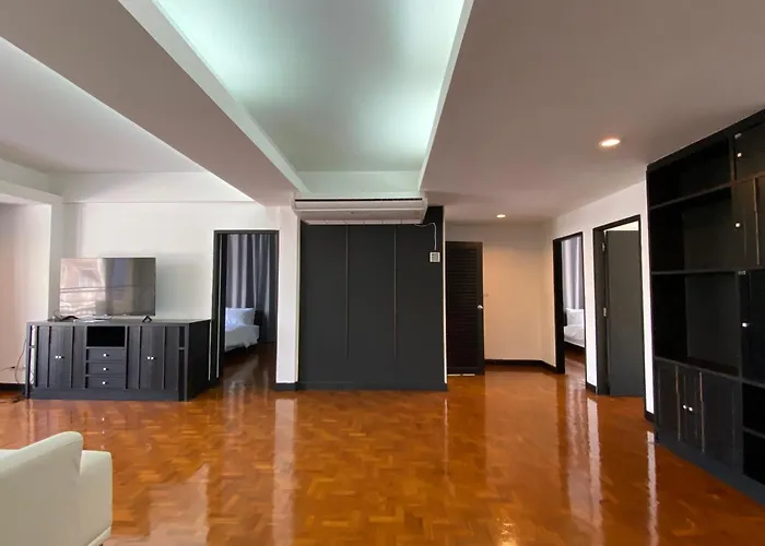Phatana Court Bangkok