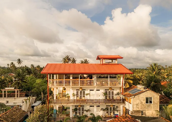Lucky'S Surf Camp Bed & Breakfast Weligama
