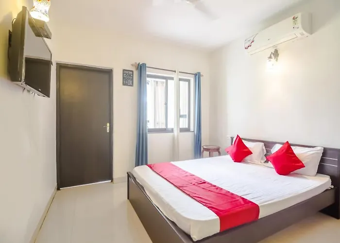 3/4Bhk Luxury Space With Pool Candolim