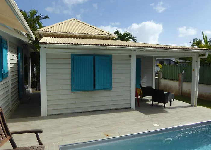 Cozy Bungalow Sainte-Rose